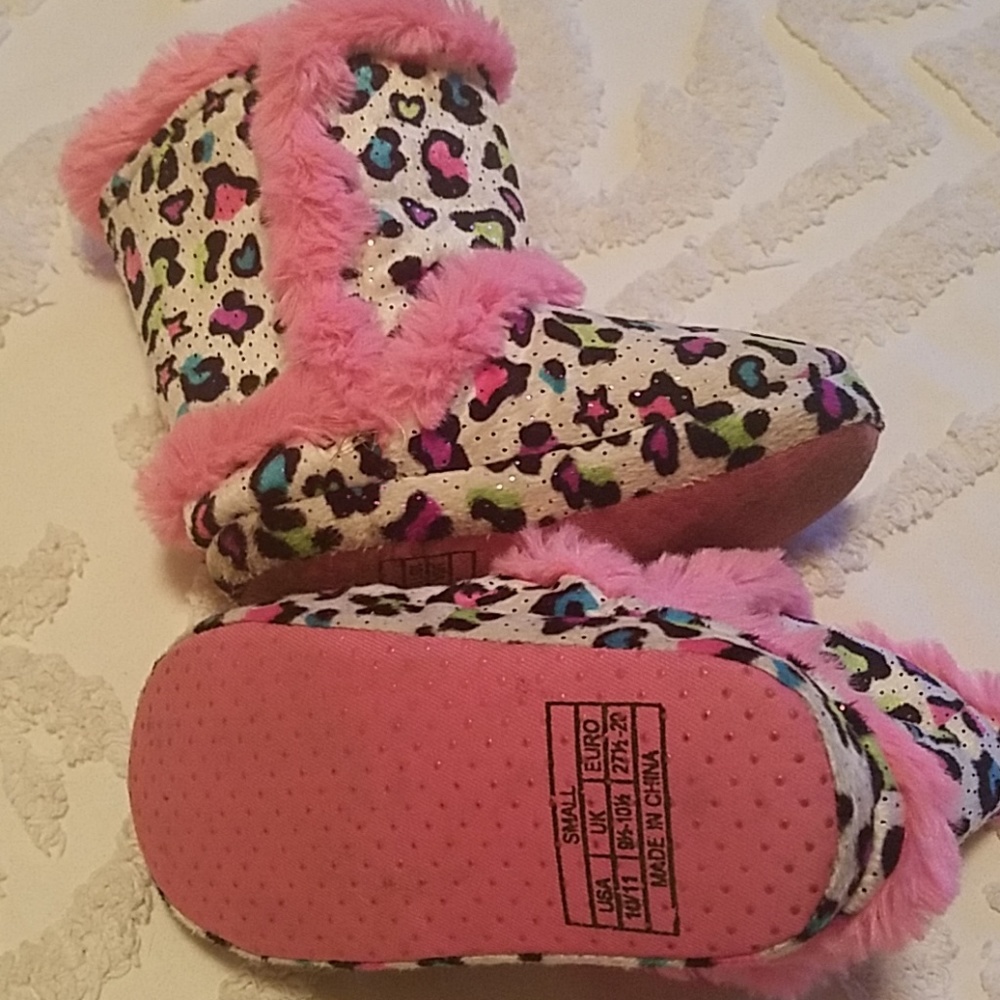 Shoes - Picture 2 of 3